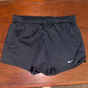 Black Nike women’s large shorts